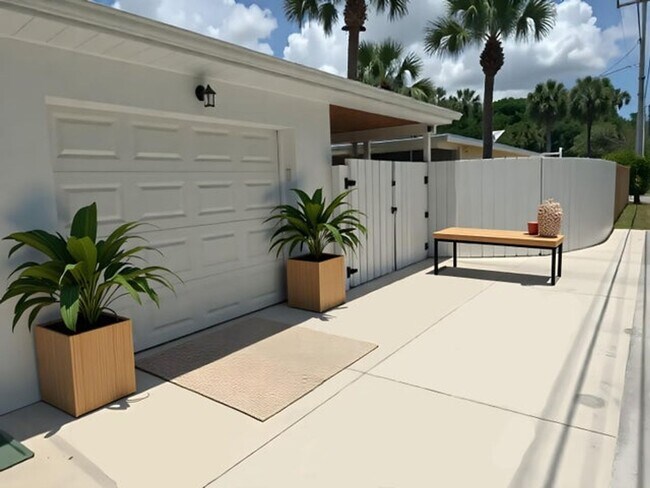 Photo - 126 N Palmway