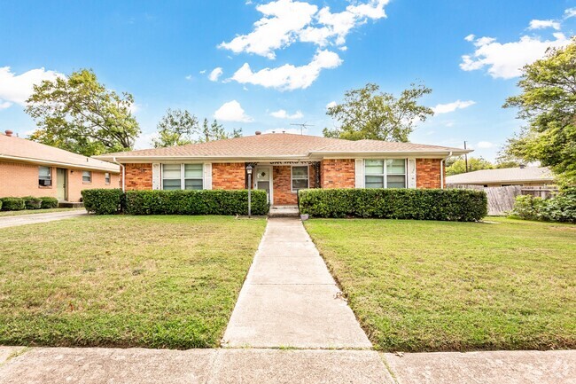 Building Photo - 2/1 Duplex in the Lochwood Neighborhood Rental