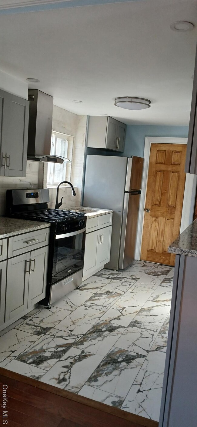 Photo - 121-69 133rd St