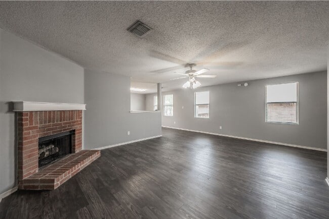 Photo - 3327 Clydesdale Dr