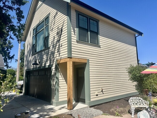 Building Photo - 326 Boblett St Rental