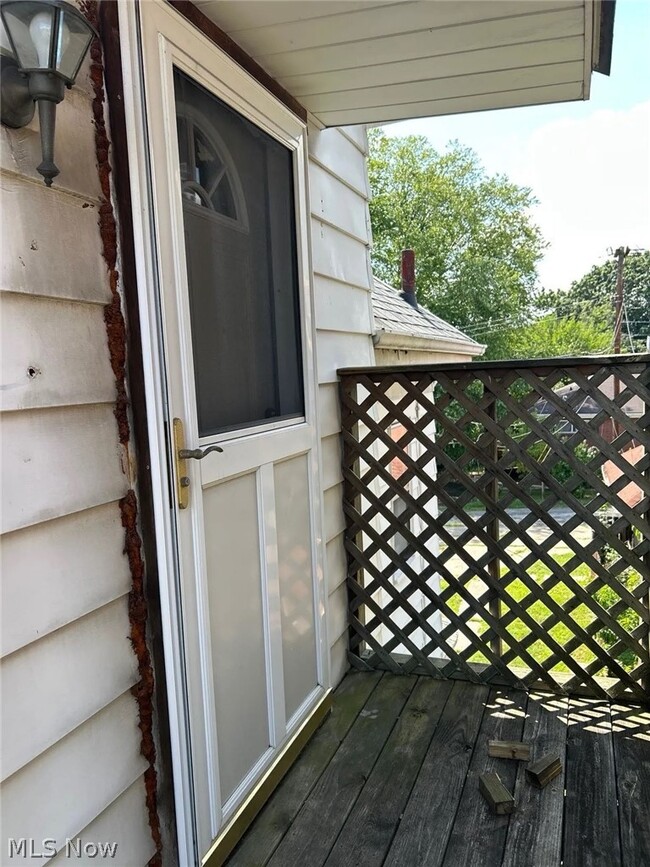 377 Lawson Ave Unit 3