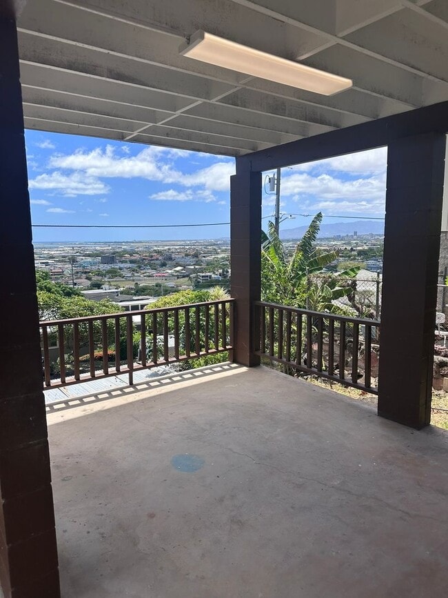 1701 Skyline Dr Unit Downstairs