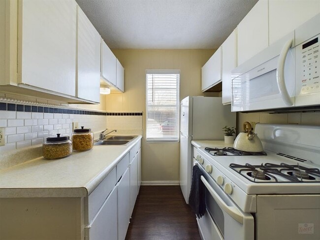 Photo - 5300 Guadalupe St Unidad 6201