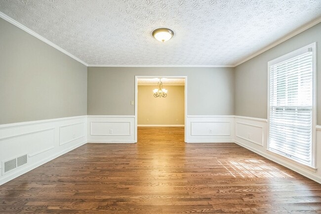 Photo - 240 Brandenburgh Cir