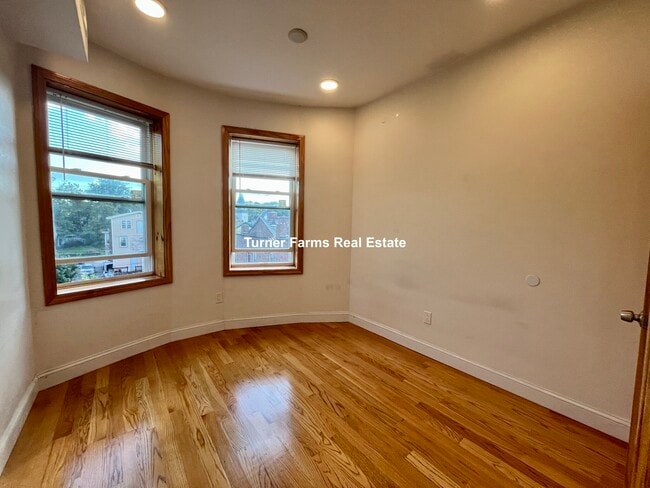 Building Photo - 20 Winthrop St Unit 3 Rental
