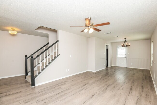 Photo - 918 Park Pl Blvd