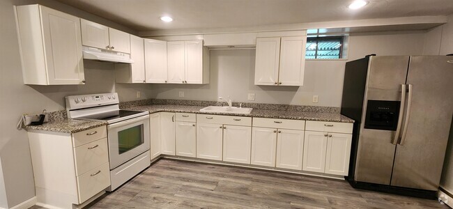 Building Photo - 62 Hovey Rd Rental