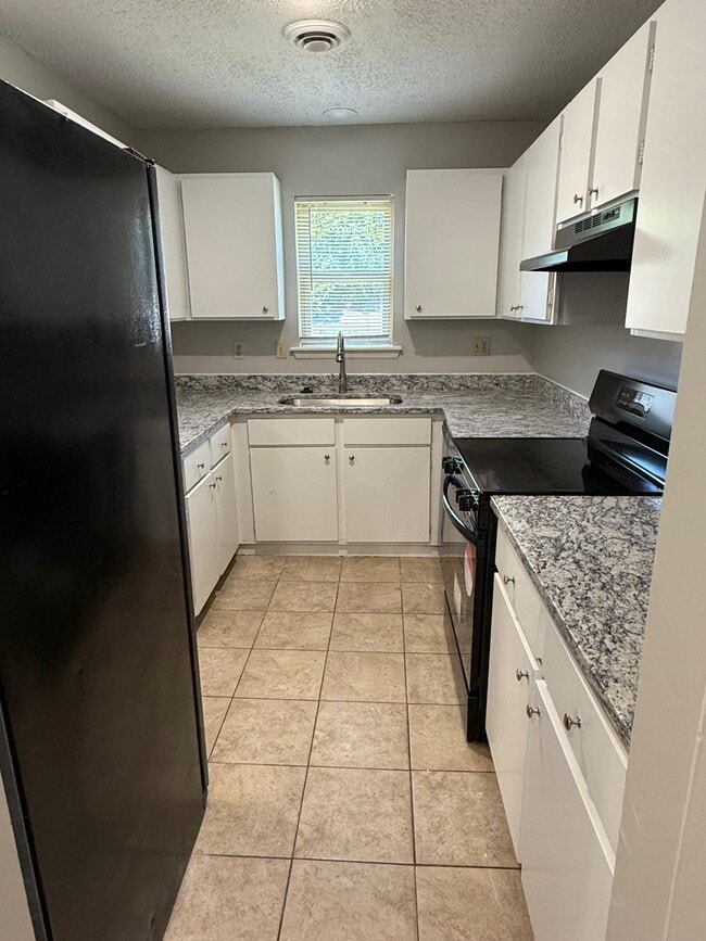 408 W Pointer Trail