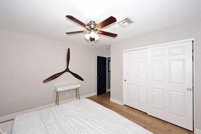 Photo - 3413 N 16th Dr