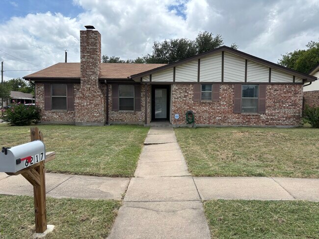 Photo - 6217 Skylark Ln