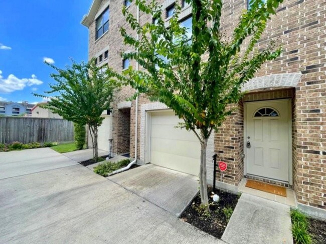 Photo - 2710 Hullsmith Dr Unidad 1403 Rental