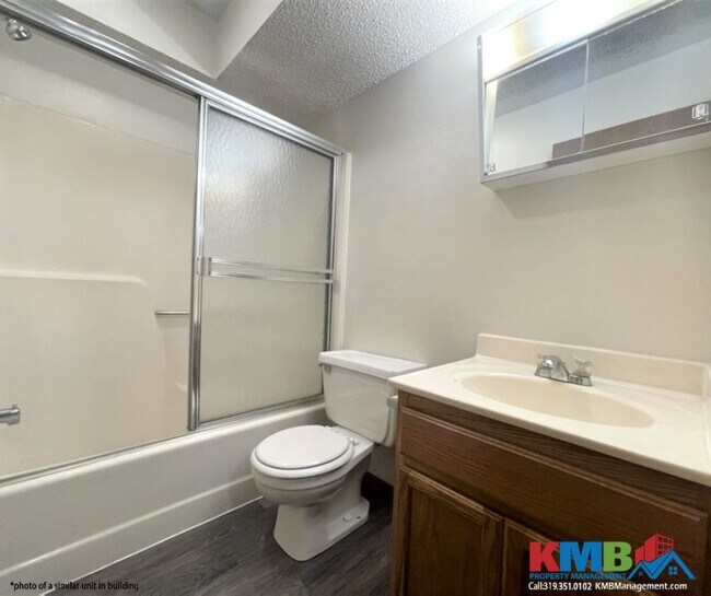 Photo - 418 S Van Buren St