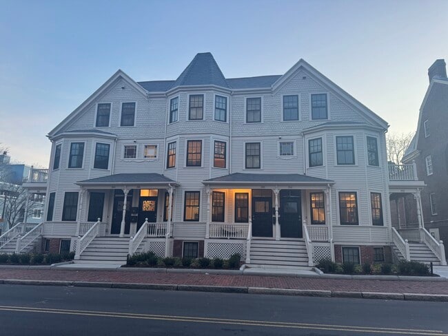 Photo - 382 Harvard St