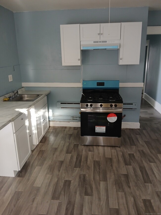 215 Willow St Apartment Unit 2nd fl Waterbury, CT