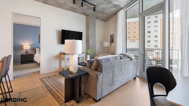 Photo - 143 E Commerce St Unidad 802