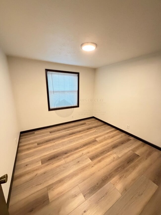 Photo - Great Single Level Unit- Rent Ready!!