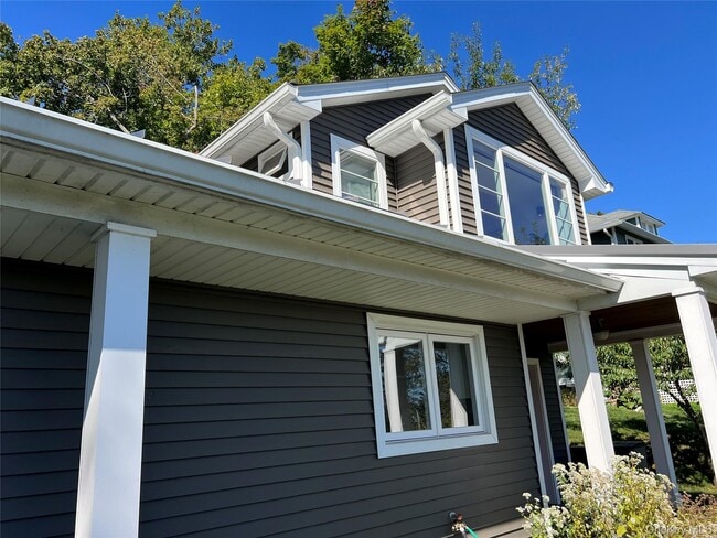 Photo - 170 N Franklin St