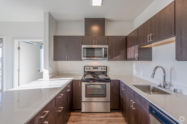 3BR, 2BA - 1,102 SF