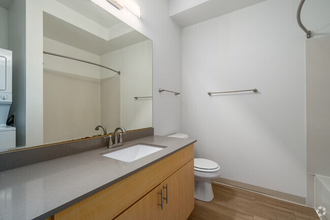Open 1BR, 1BA - 680SF - Bathroom