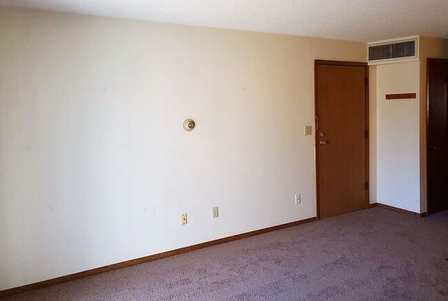 Photo - $900 | 1 Bedroom, 1 Bathroom Condo | Cat Friendly* | Available for Immediate Move In!