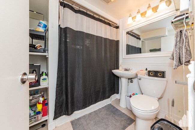 Photo - 1456 W Irving Park Rd Unit 1