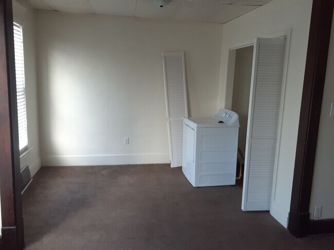 Photo - 125 Purdy St Unidad Upper