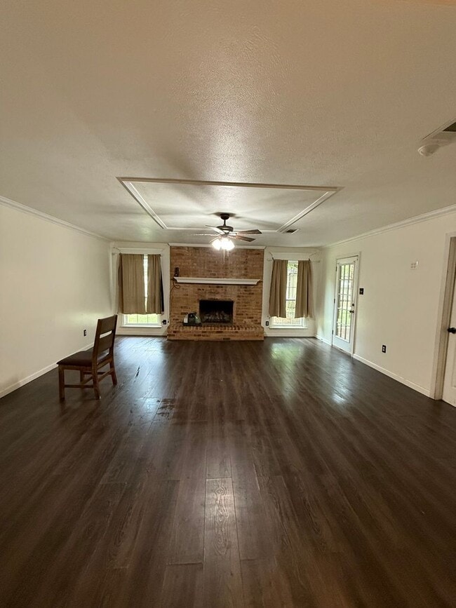 Photo - 3301 Thunderbird Ln