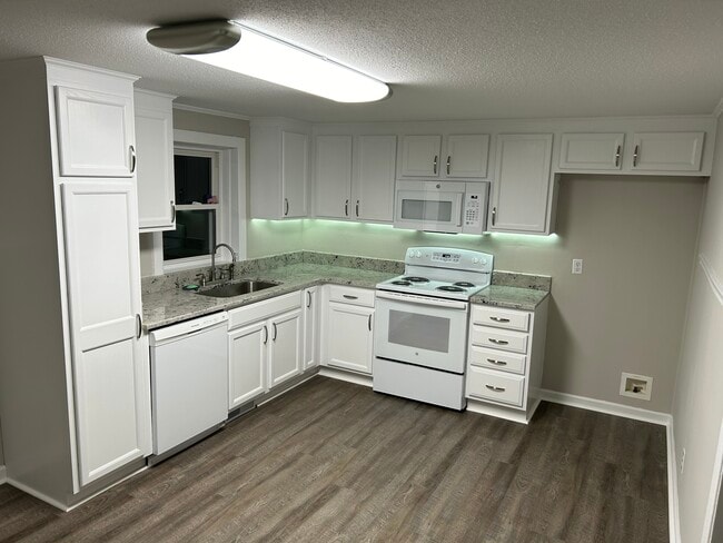 Kitchen - night photo - 486 Wilmouth Rd Rental
