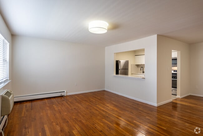1BR, 1BA - 730SF