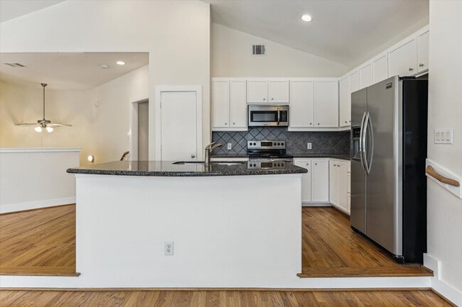 Photo - 9829 Riddlelink Ln