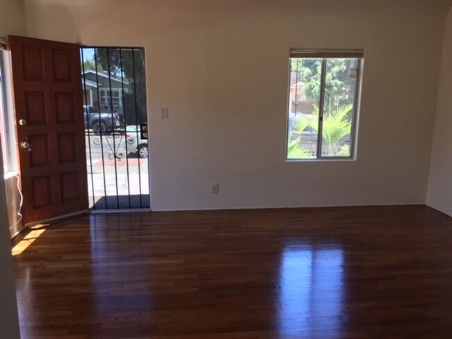 Photo - 4857-59 35th St Unidad 4857