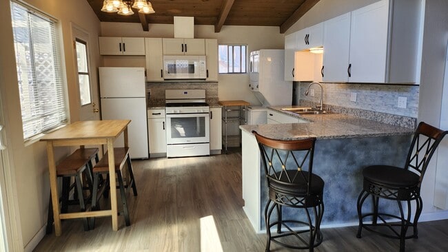 Photo - 650 E Foothill Blvd