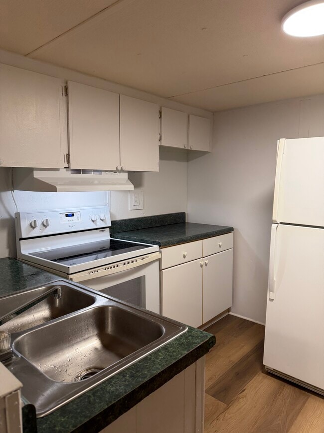 Photo - 239 E Statesville Ave