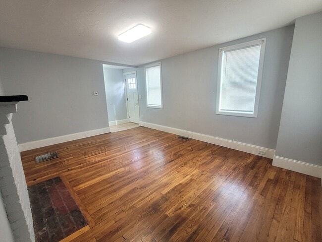 Photo - 237 Colburn St