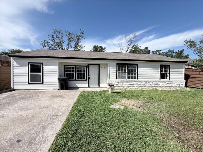 Photo - 8837 Oak Knoll Ln