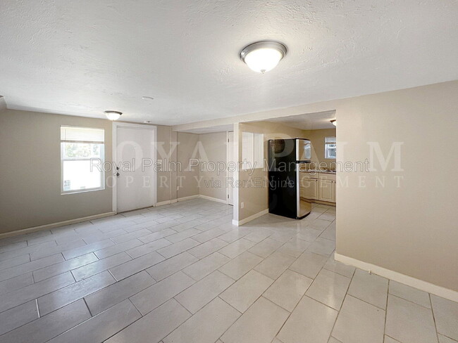 Building Photo - 1615 Evans Ave Unit 2