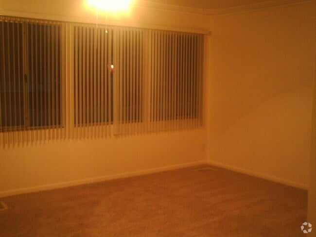 Building Photo - 1643 Keith Dr NE Rental