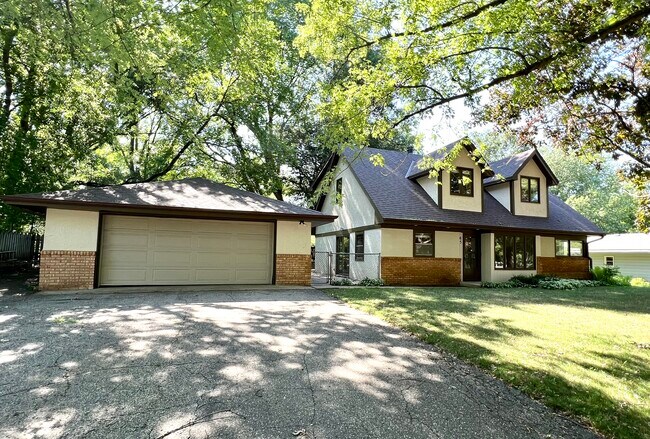 Photo - 65 Hackberry Hill