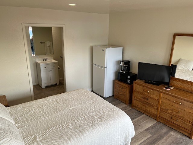 Photo - 135 W Elmer Ln