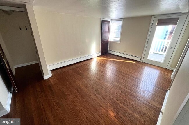 Photo - 18 Mercer Ave Unit GARAGE APARTMENT