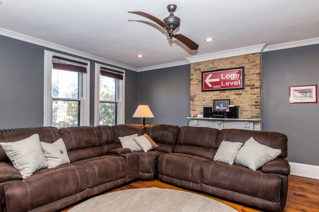 Photo - 215 W 9th St Unidad ID1056144P