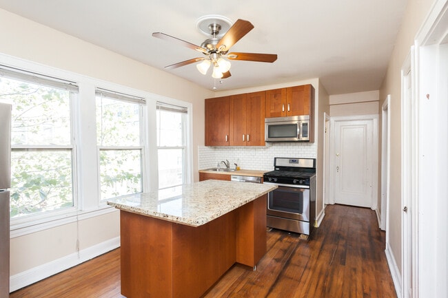 Photo - 2459 N Ashland Ave Unidad #  02F