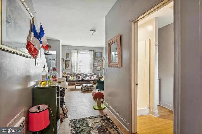 Photo - 1624 Edgley St