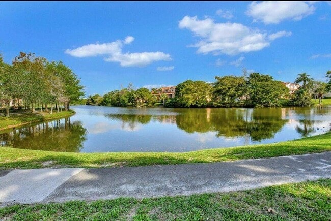 Photo - 1215 Crystal Way Unit K