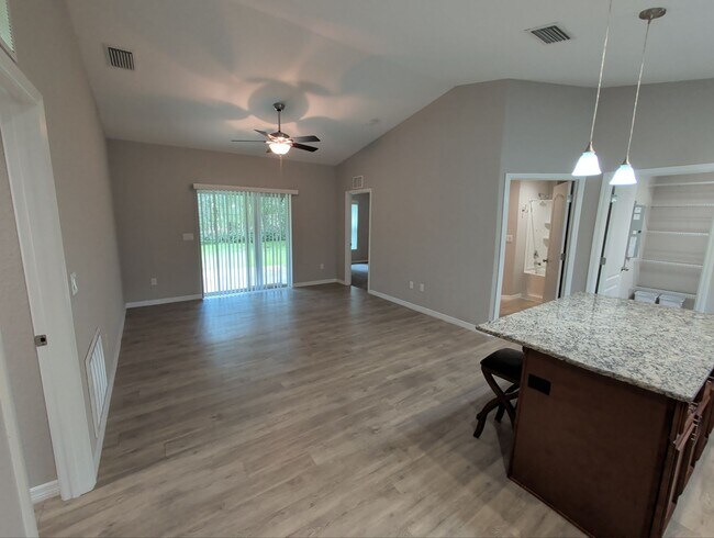 Photo - 9531 N Travis Dr Unit 9531 N Travis Dr