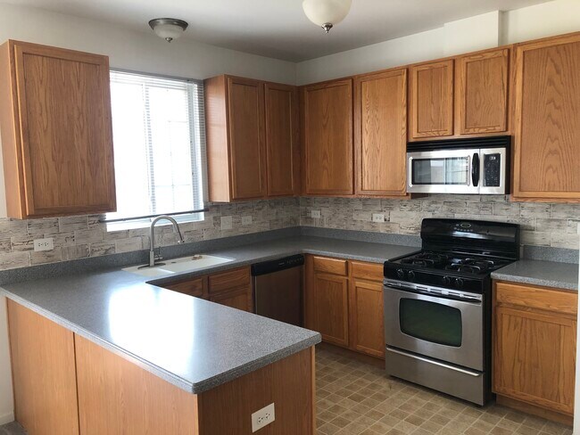 Photo - 928 Charlton Ln