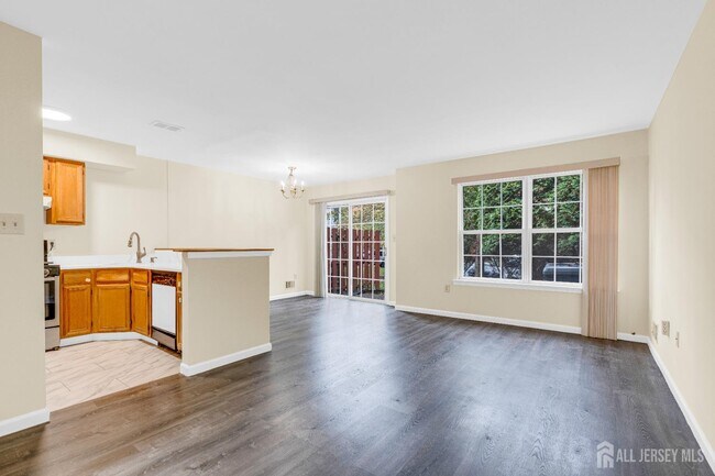 Photo - 267 Shady Oak Ct