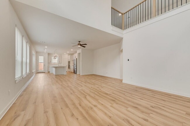 Photo - Beautiful 5 bedroom 3 full bath home in the heart of Heartland!