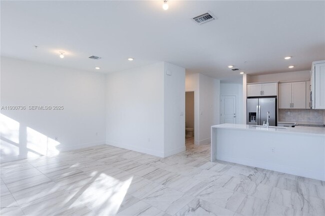 Photo - 17172 SW 2nd St